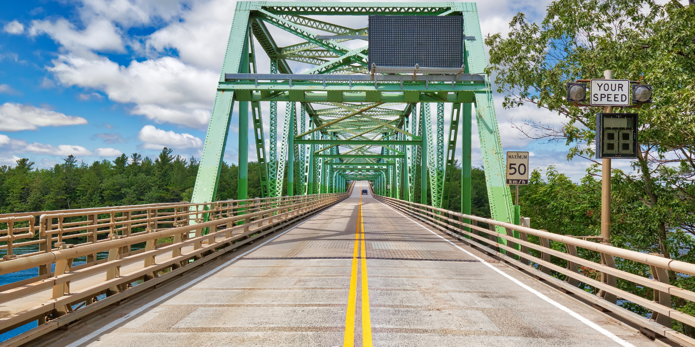 Most na rijeci Saint Lawrence, Ontario, Kanada