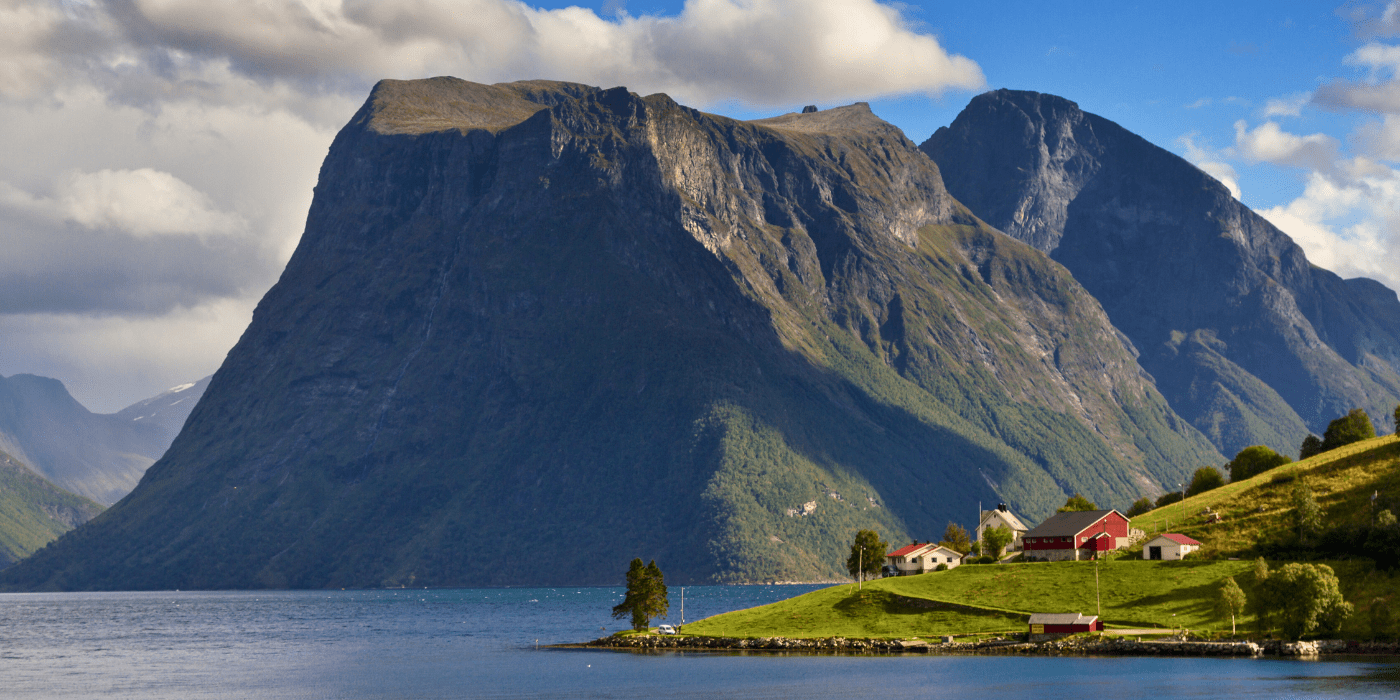 Hjørundfjord, Norveška