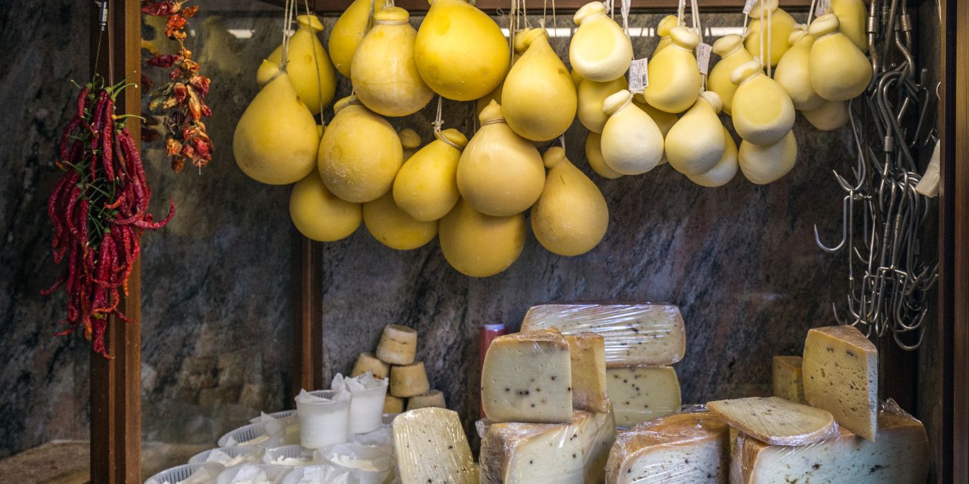 Razne vrste tradicionalnih sireva, Catania, Sicilija